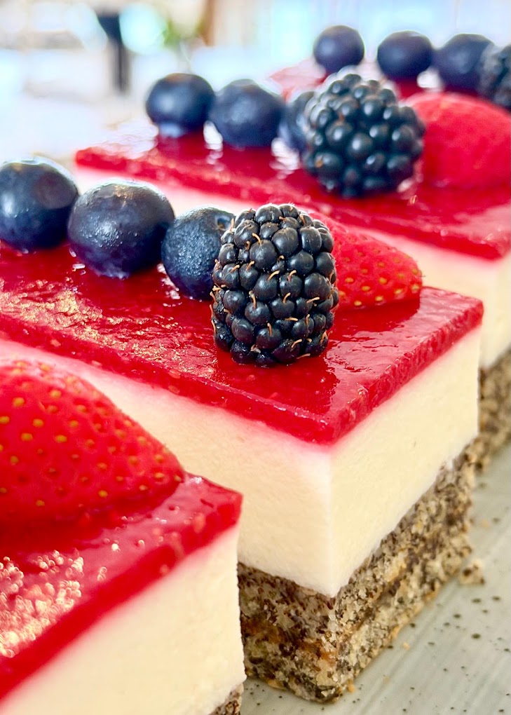 Beeren-Schnitten mit Joghurtcreme